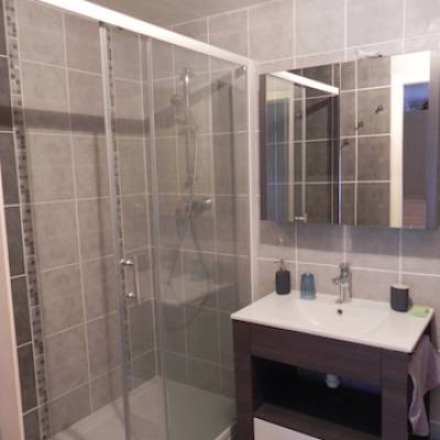 bathroom 2.JPG